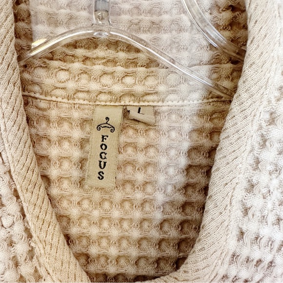 Focus Waffle Cotton Tan Boho Jacket Cardigan Pockets Fun Buttons Large - Picture 2 of 3